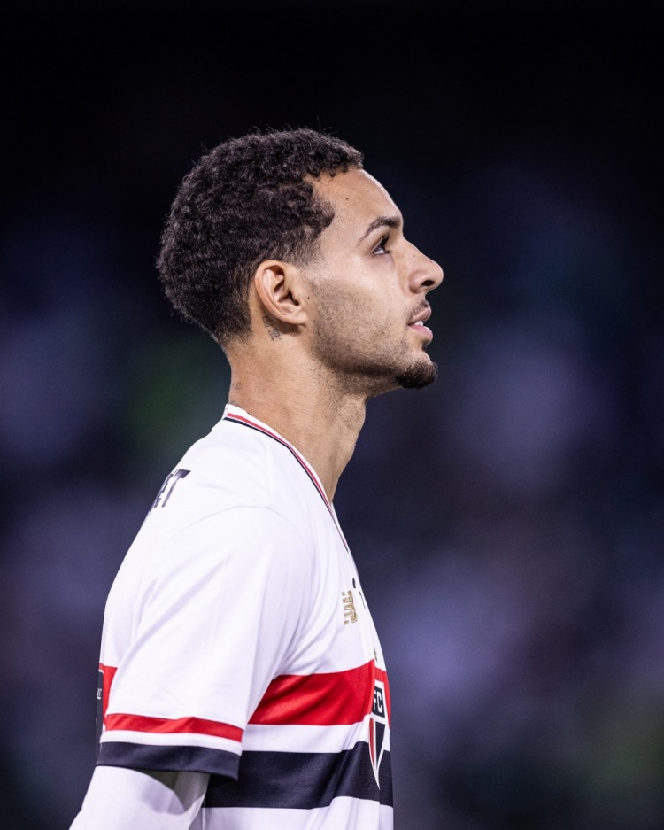 圣保罗官方：20岁中场马修斯-阿尔维斯转会莫斯科中央陆军